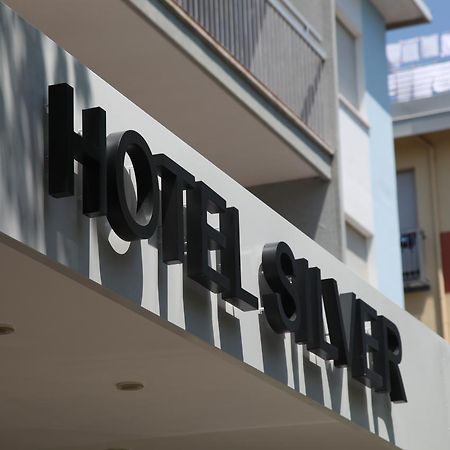 Hotel Silver Римини Екстериор снимка