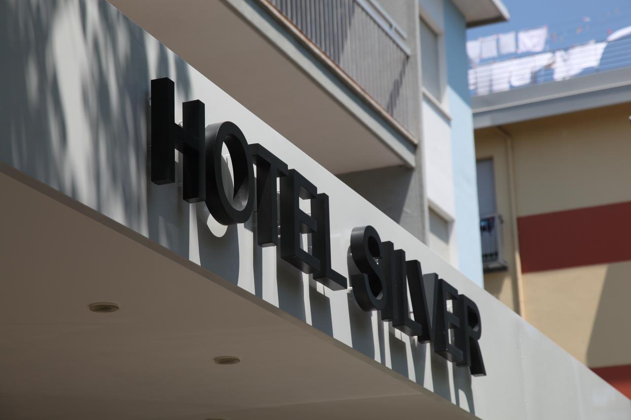 Hotel Silver Римини Екстериор снимка