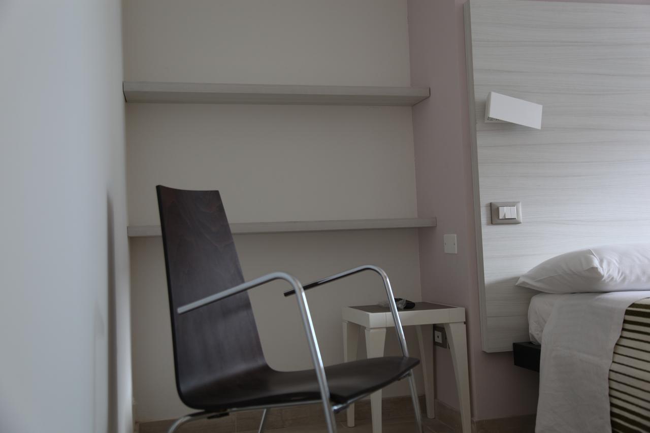 Hotel Silver Римини Екстериор снимка
